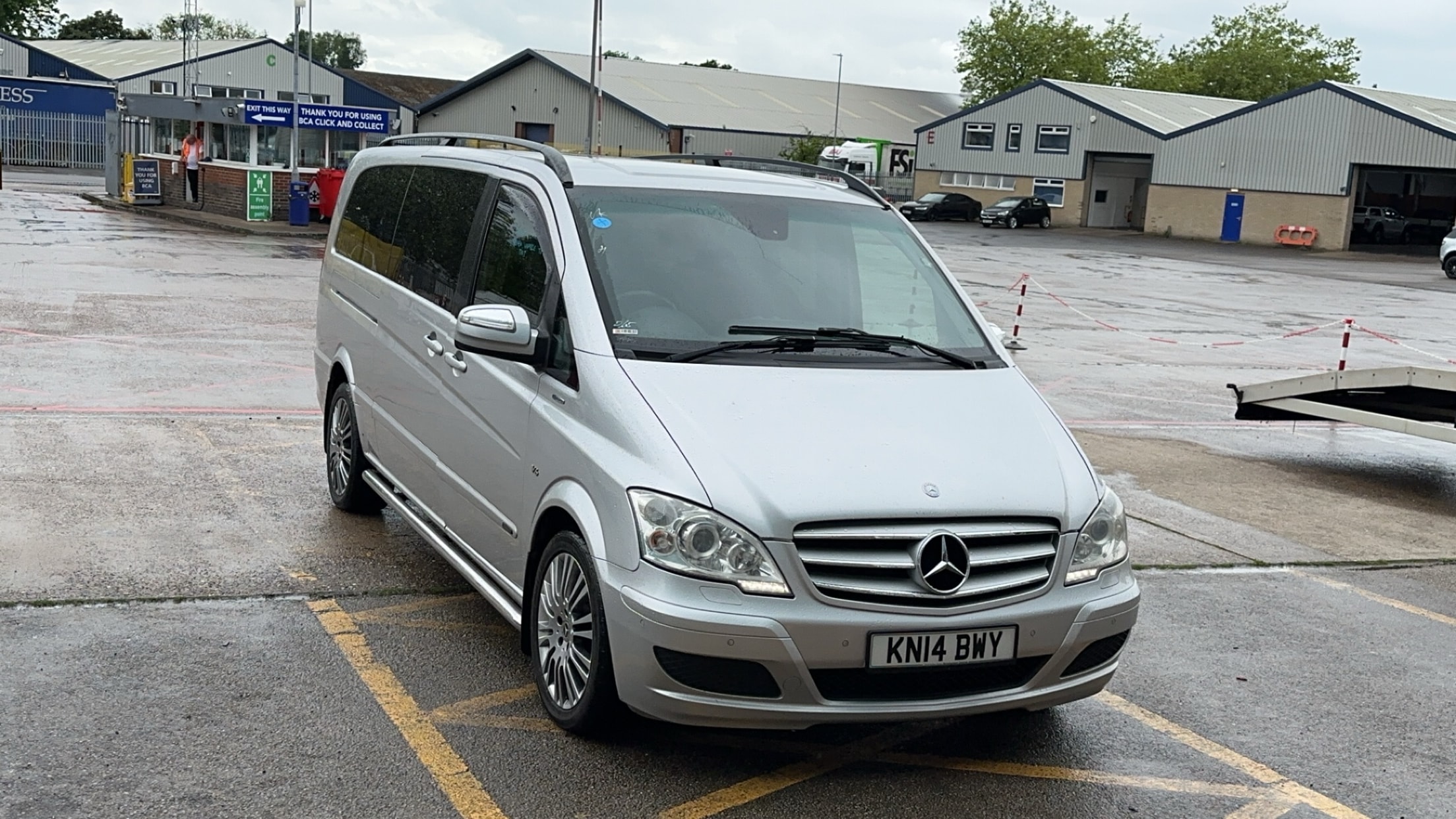Mercedes Viano side view